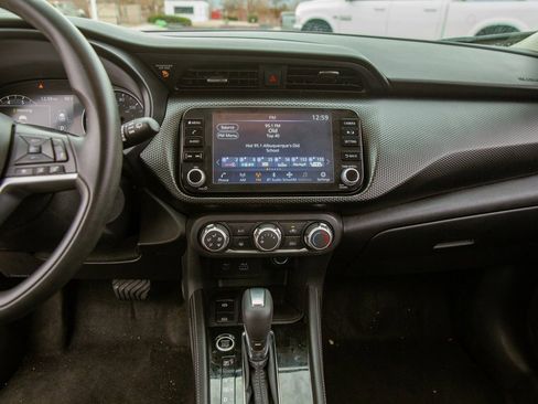 Used 2024 Nissan Kicks SV image 15