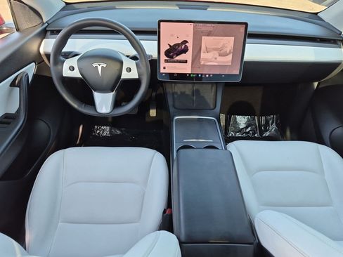 Used 2021 Tesla Model Y Long Range AWD/4WD image 22