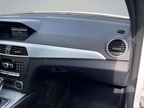 Used 2013 Mercedes-Benz C 250 Sedan image 17