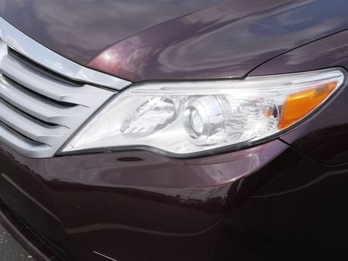 Used 2012 Toyota Avalon Limited FWD image 16