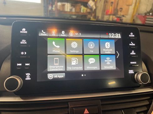 Used 2018 Honda Accord Sport image 7