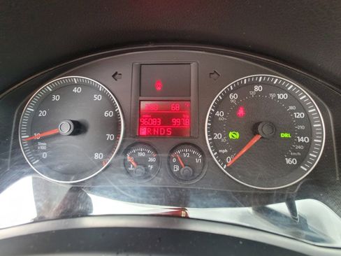 Used 2009 Volkswagen Jetta Wolfsburg Edition image 12