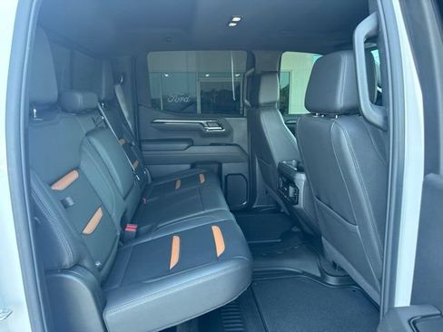 Used 2025 GMC Sierra 1500 AT4 w/ AT4 Premium Package AWD/4WD image 14