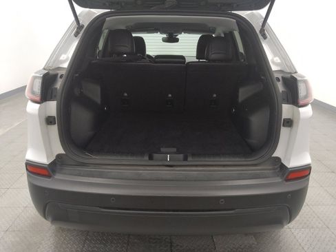 Used 2021 Jeep Cherokee Latitude Plus FWD image 29