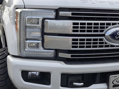 Used 2017 Ford F350 Platinum w/ Platinum Ultimate Package image 4