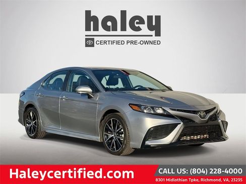 Used 2023 Toyota Camry SE image 1