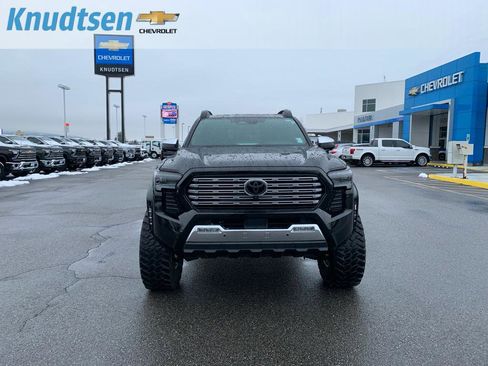 Used 2024 Toyota Tacoma Limited w/ Limited Package (LT) image 2