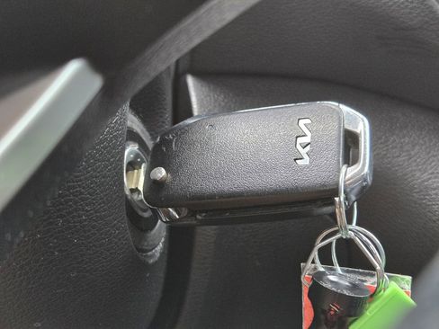Used 2023 Kia Soul LX FWD image 23