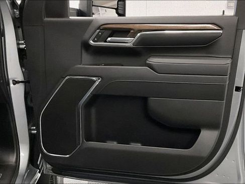 Used 2024 Chevrolet Silverado 3500 LT w/ Convenience Package image 18