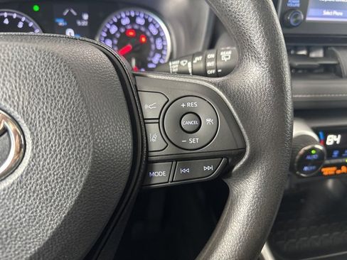 Used 2019 Toyota RAV4 XLE image 16