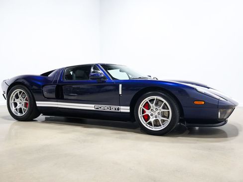Used 2006 Ford GT RWD image 64