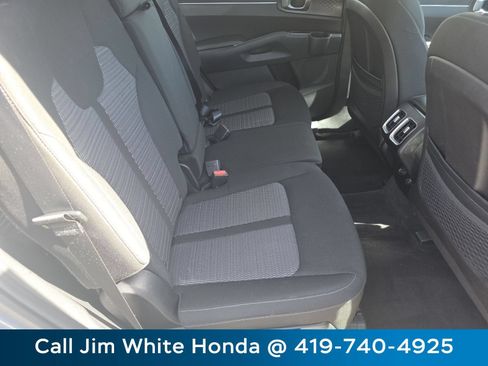 Used 2022 Kia Sorento LX FWD image 19