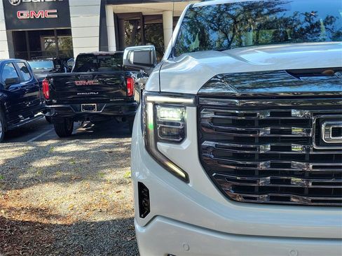 Certified 2023 GMC Sierra 1500 Denali Ultimate image 3
