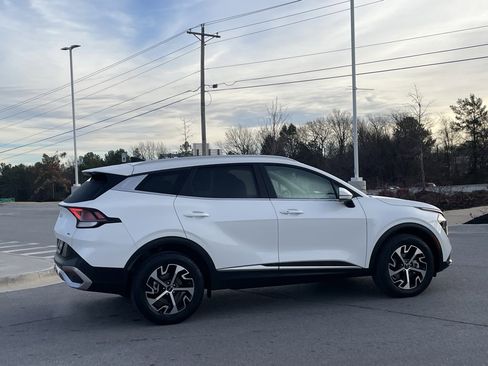 Used 2023 Kia Sportage EX image 8