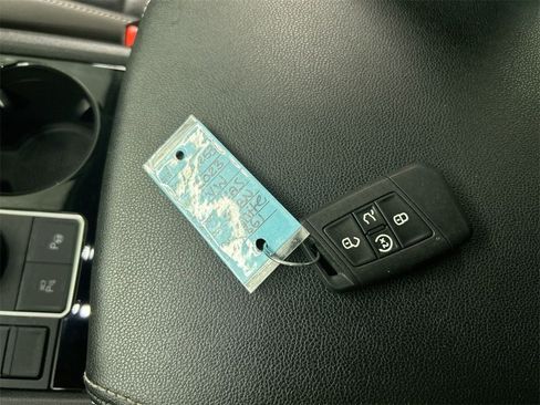 Certified 2023 Volkswagen Atlas SEL Premium image 19