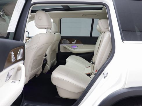 Used 2025 Mercedes-Benz GLS 450 GLS 450 image 16