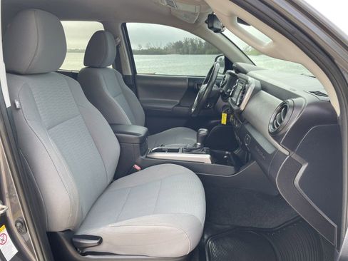 Used 2019 Toyota Tacoma SR5 image 7
