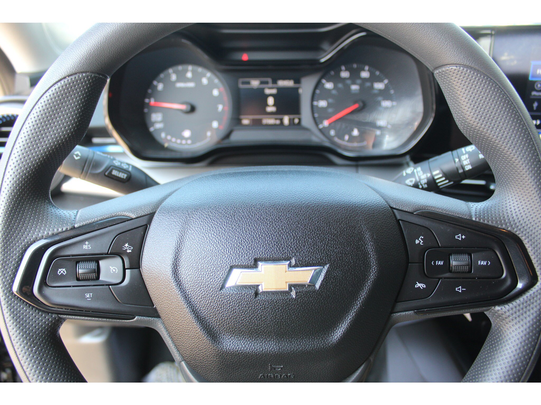 Used 2025 Chevrolet Trax LS FWD image 10