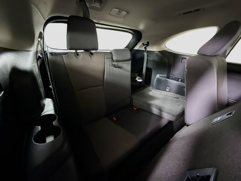 Used 2024 Toyota Highlander XLE image 42