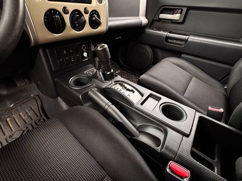 Used 2008 Toyota FJ Cruiser 4WD image 13