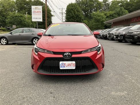 Used 2021 Toyota Corolla LE FWD image 2