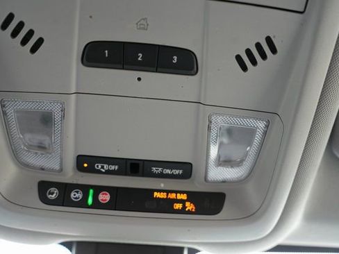 Used 2023 GMC Terrain SLT w/ Tech Package image 28