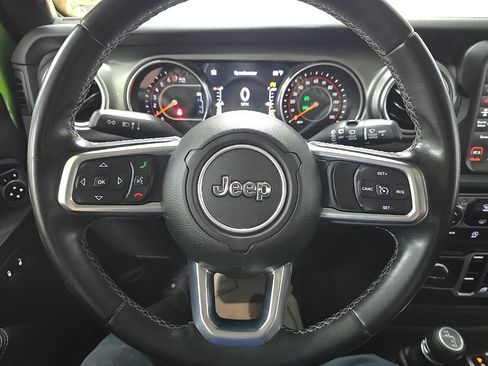 Used 2020 Jeep Wrangler Unlimited Sahara w/ Uconnect 4C Nav & Sound Group AWD/4WD image 18