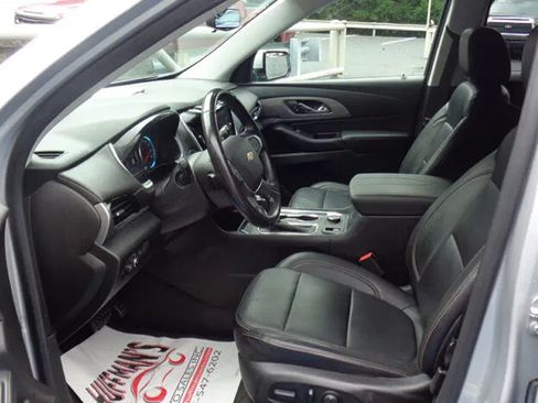 Used 2019 Chevrolet Traverse LT w/ LT Premium Package AWD/4WD image 15