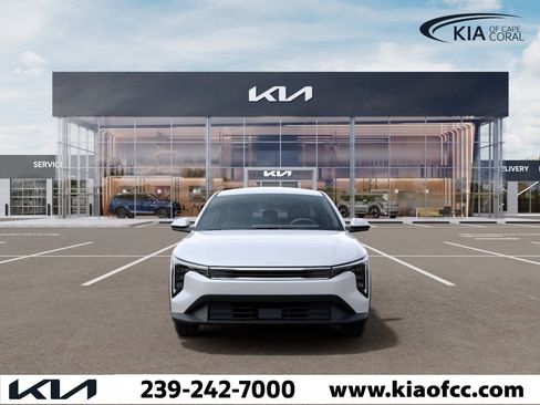 New 2026 Kia K4 LXS FWD image 2