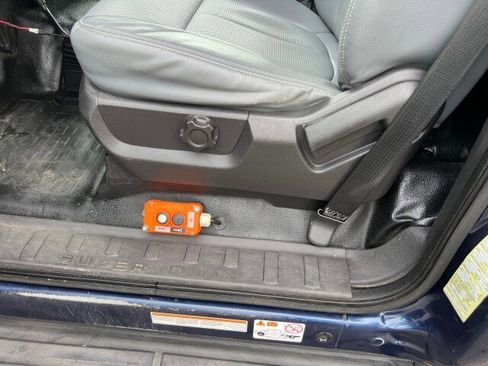 Used 2014 Ford F550 4x4 Regular Cab Super Duty image 8