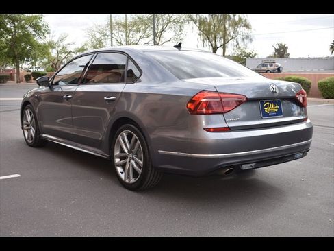 Used 2018 Volkswagen Passat 2.0T R-Line image 6