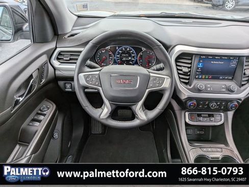 Used 2023 GMC Acadia SLT w/ Elevation Edition image 17