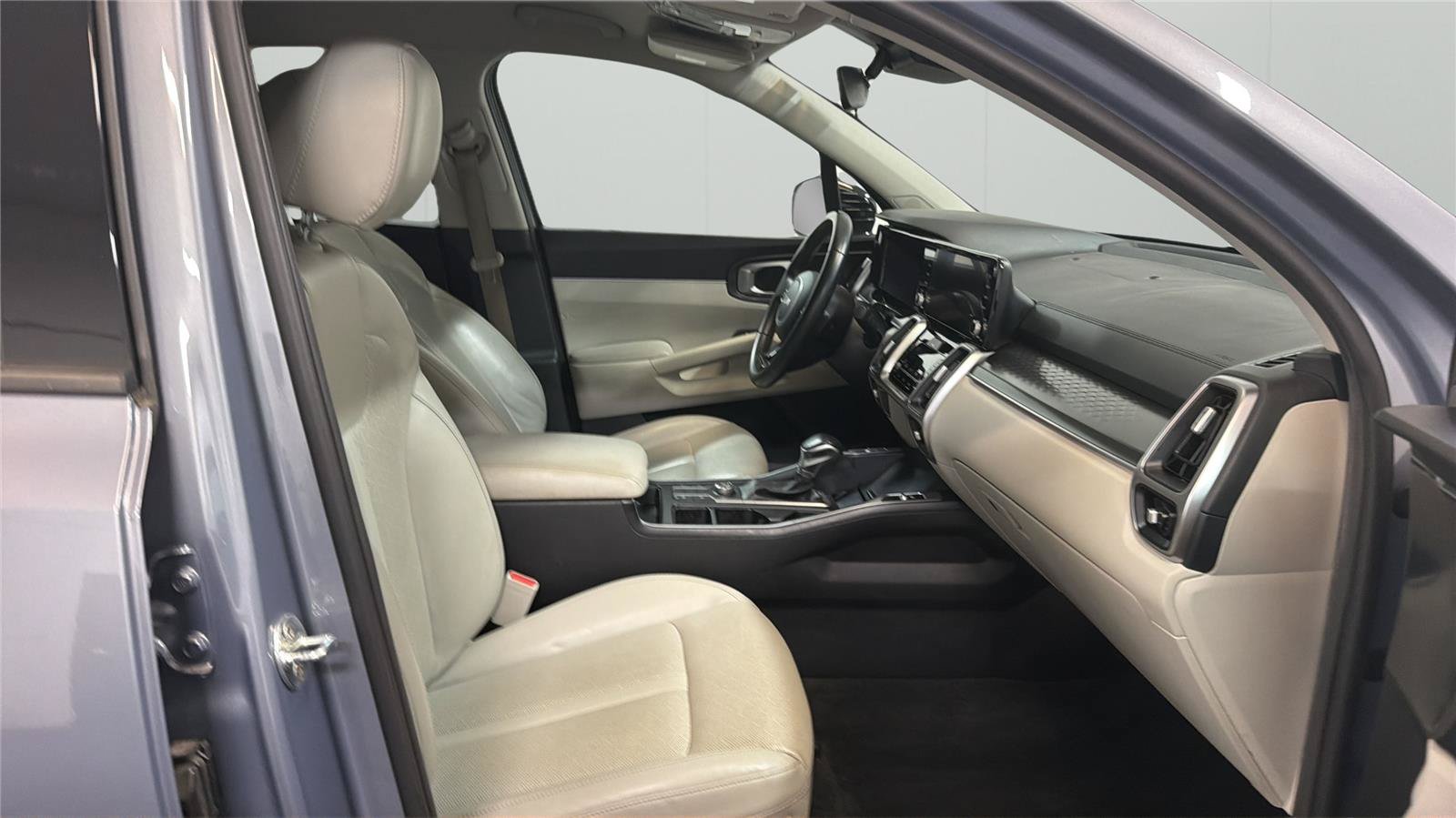 Used 2022 Kia Sorento S FWD image 14