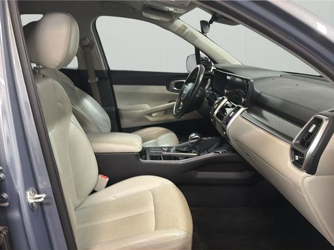 Used 2022 Kia Sorento S FWD image 14