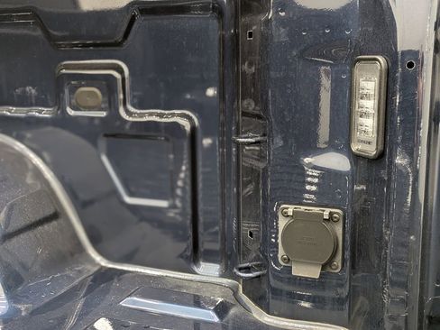 Used 2023 Chevrolet Silverado 1500 LT image 14