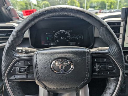 Used 2025 Toyota Tundra Limited AWD/4WD image 26