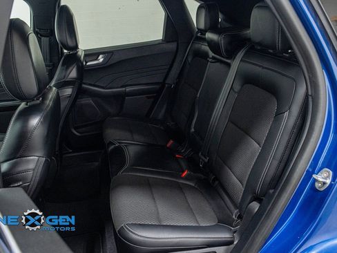 Used 2023 Ford Escape SE image 28