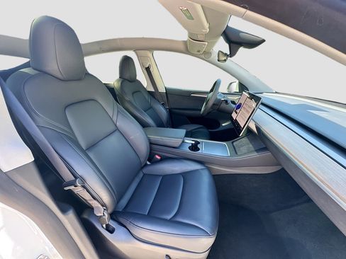 Used 2023 Tesla Model Y Performance image 33