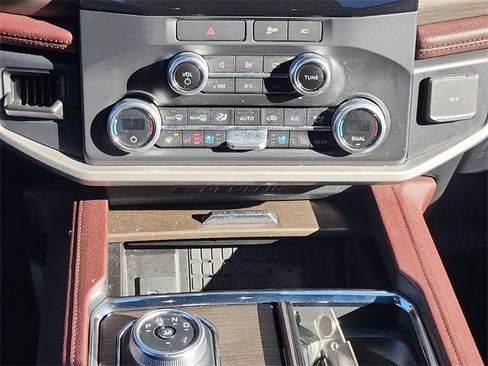 Certified 2022 Ford Expedition Limited image 17