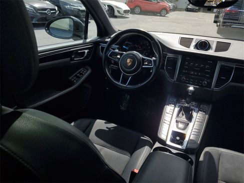 Used 2017 Porsche Macan image 13