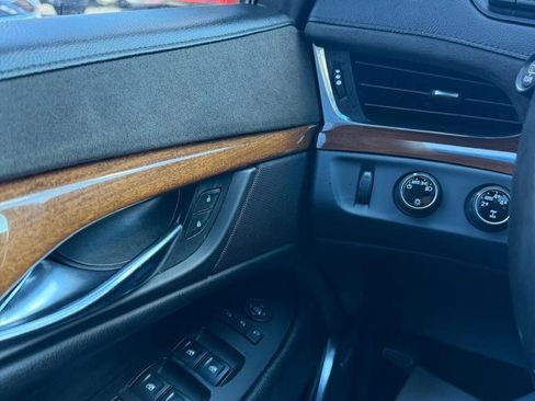 Used 2016 Cadillac Escalade Luxury image 11