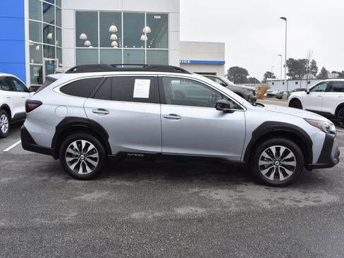 Used 2023 Subaru Outback Limited image 10