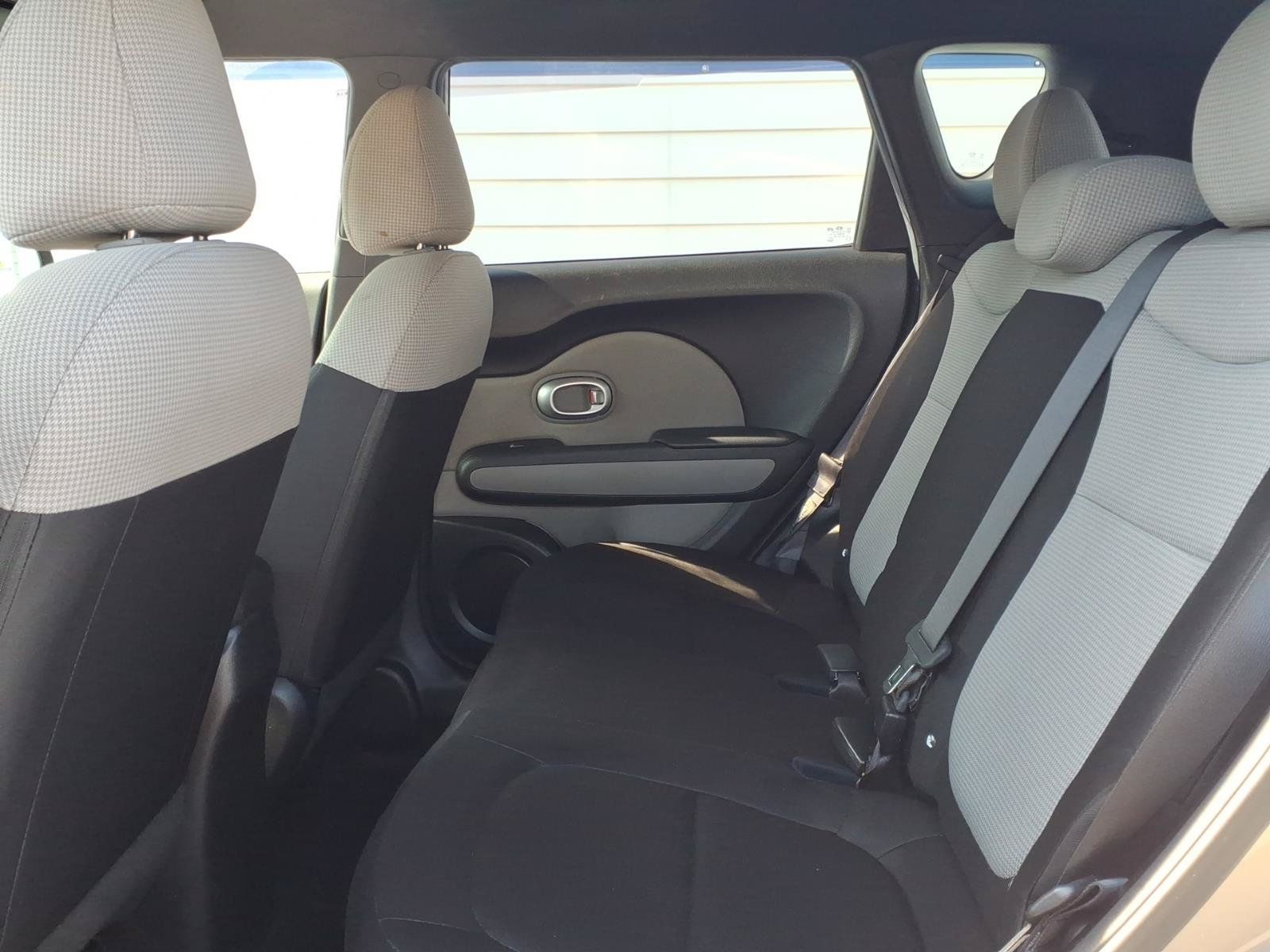 Used 2017 Kia Soul FWD image 9