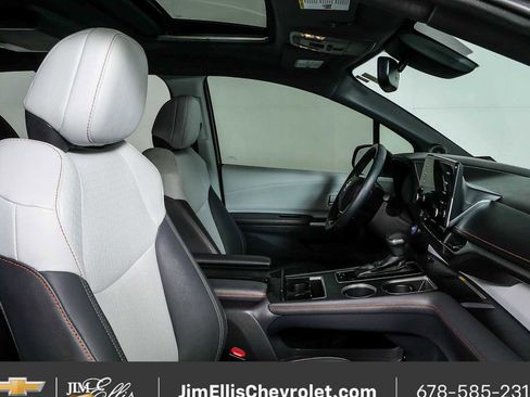 Used 2021 Toyota Sienna XSE w/ XSE Plus Package FWD image 23