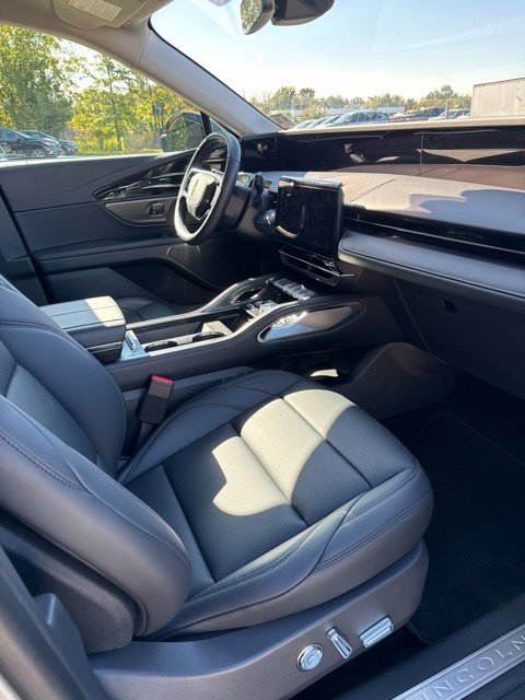 New 2026 Lincoln Nautilus Premier AWD/4WD image 18