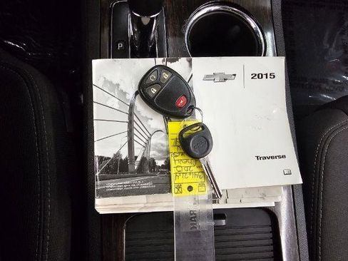 Used 2015 Chevrolet Traverse LT w/ Style and Technology Package FWD image 24