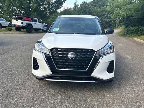 New 2025 Nissan Kicks Play S image 9