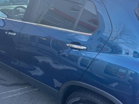 Used 2020 Chevrolet Trax LT w/ Driver Confidence Package image 4