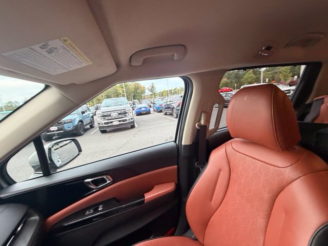 Used 2024 Kia Carnival SX FWD image 30