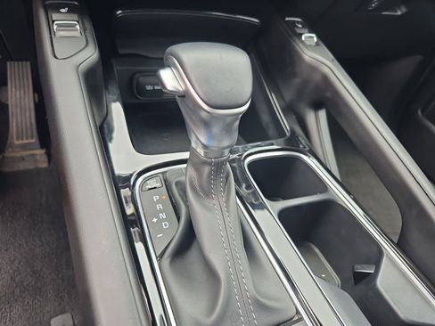 Used 2025 Kia Telluride S FWD image 19